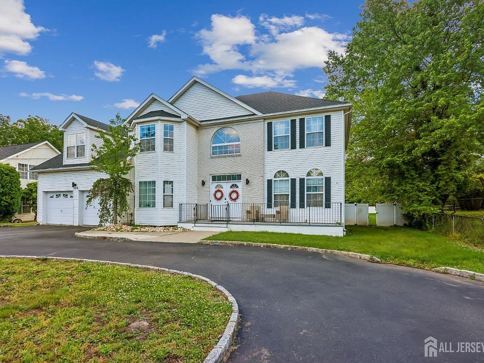 1st image of 489 Plainfield Rd