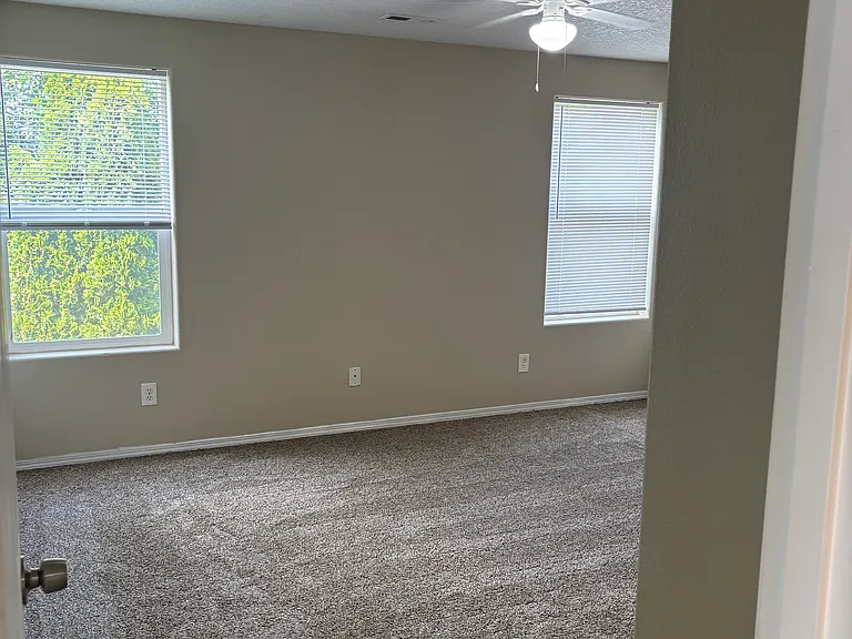 20653 SW Mabel St — Photo 30