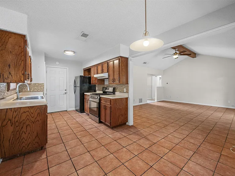 7506 Glenhill Rd — Photo 10
