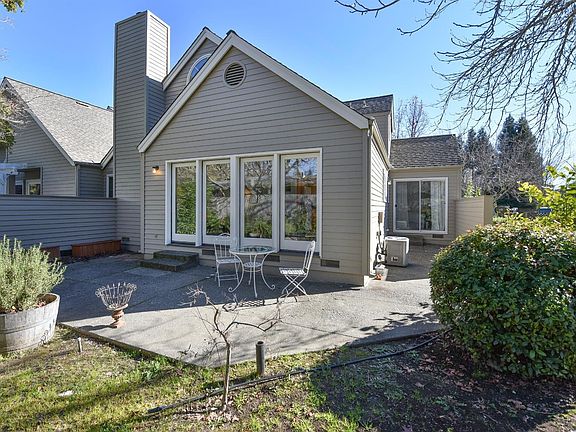 3rd image of 1548 Voorhees Cir