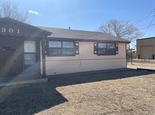 2301 W 6th St #B, Plainview, TX 79072