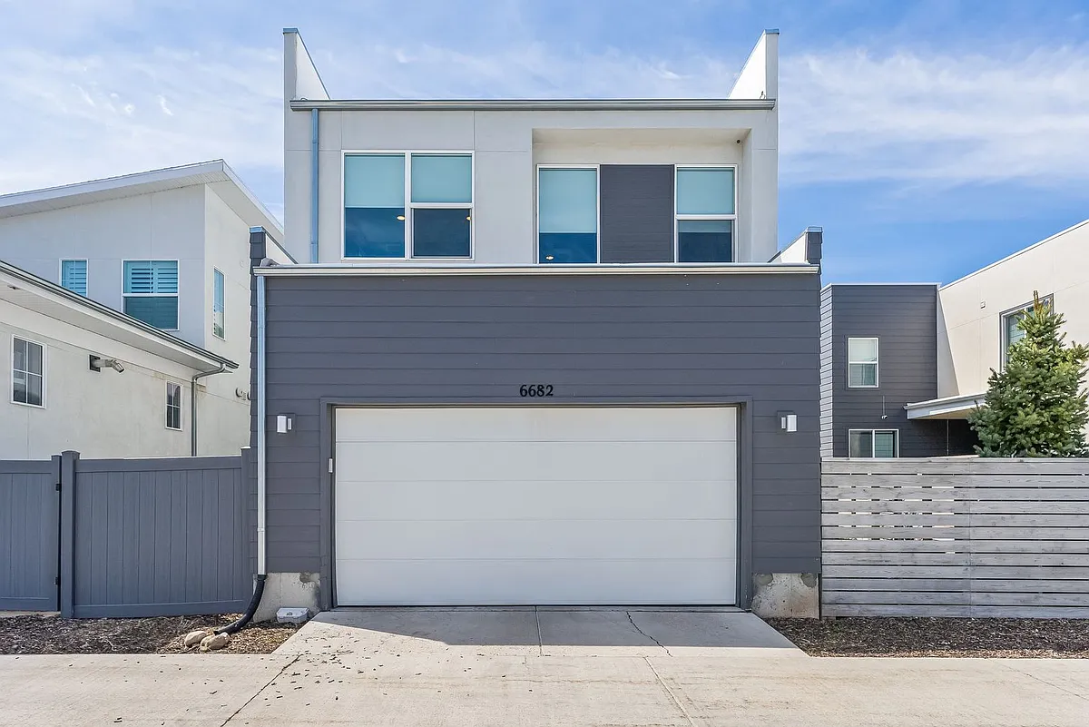 Building Photo - 6682 Serviceberry Dr