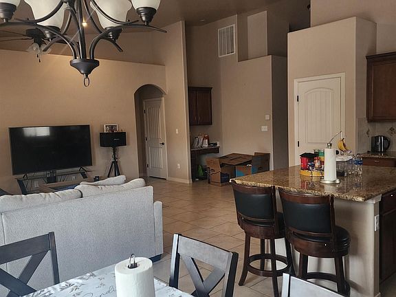 5th image of 1903 Emerald Ct