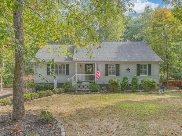 9 Brougham Rd, Palmyra, VA 22963