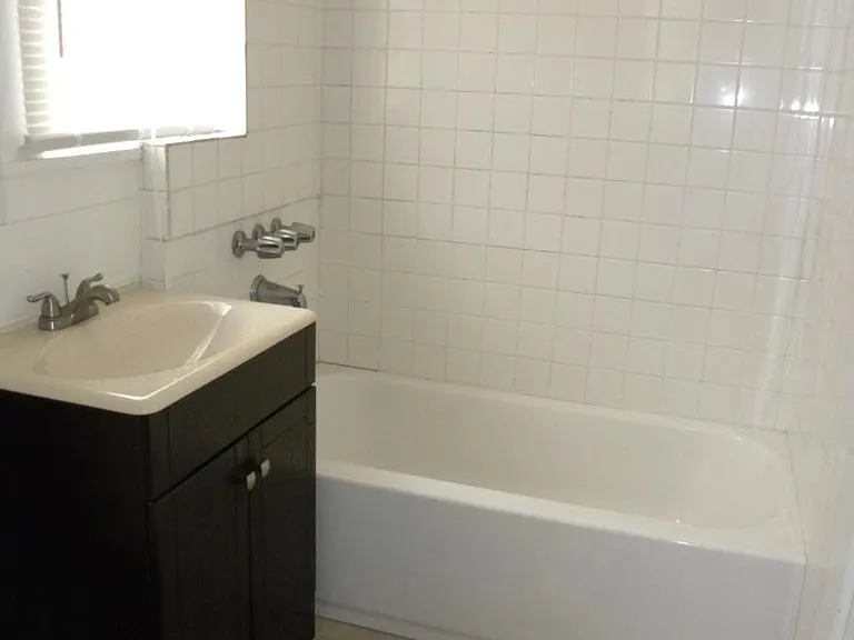 724 Daisy Ave — Photo 9