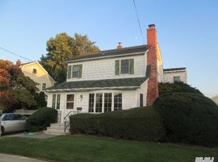 83 Dow Ave, Mineola, NY 11501