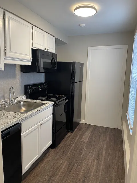 1320 Yakel Street - 1 — Photo 3