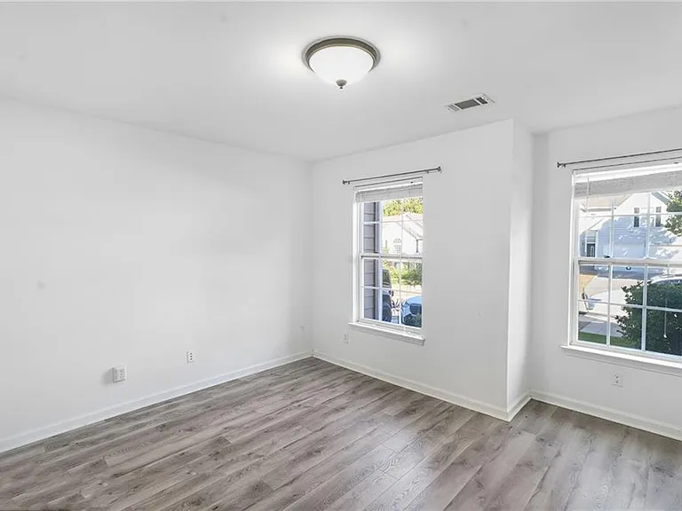 1443 Wilson Manor Cir — Photo 5