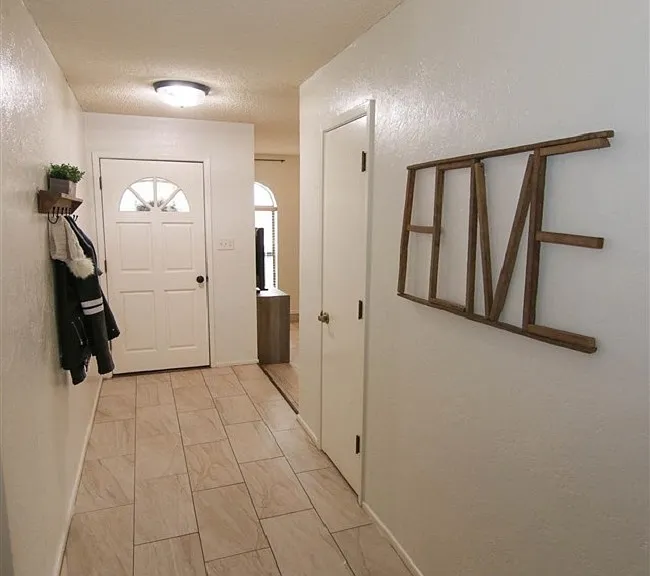 3468 E Rubio Ln — Photo 2