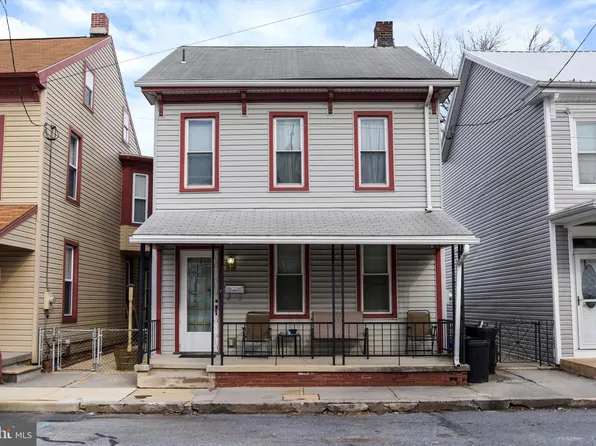 13 Moravian St, Lebanon, PA 17042