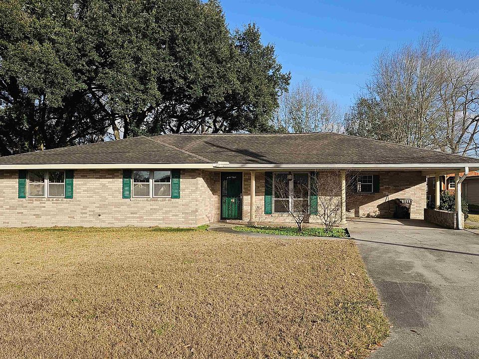 1st image of 202 S Magnolia Dr