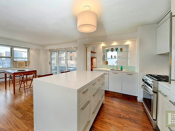 2nd image of 413 Grand St APT F703