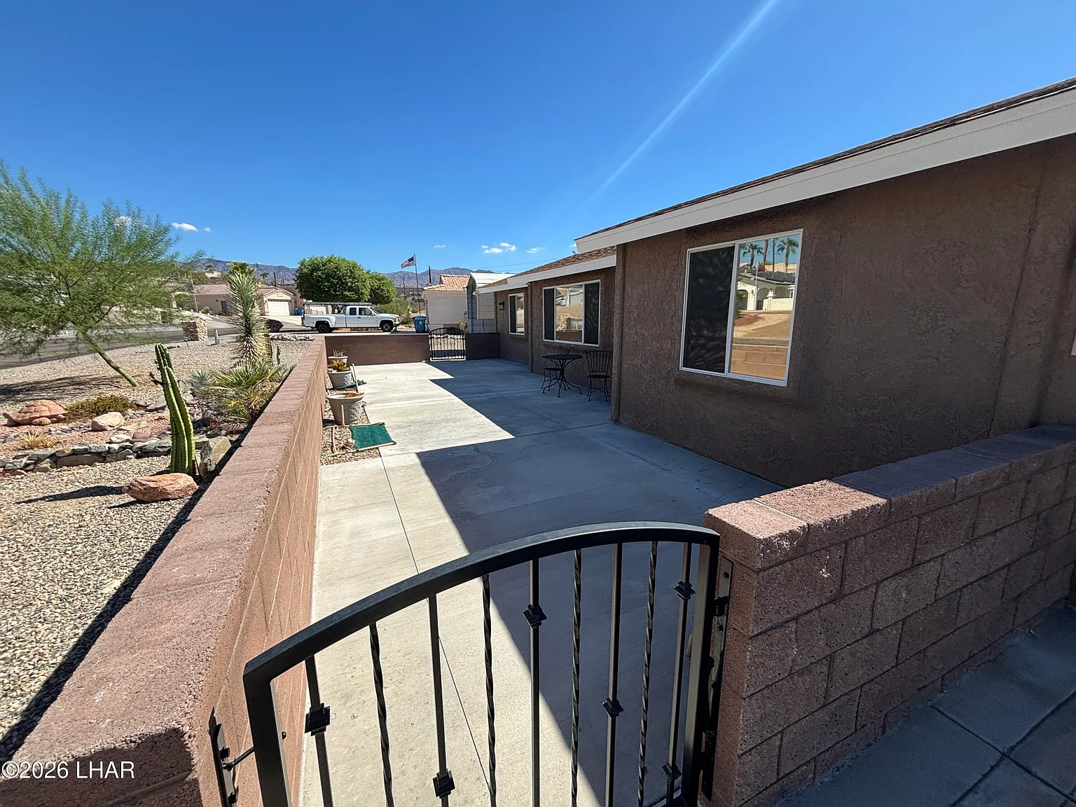 2 bed, 2.0 bath, 1214 sqft, $1,800 — Photo 2