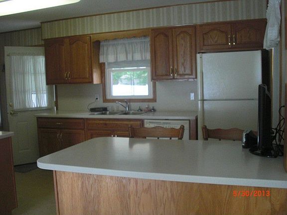 4th image of 421 Illinois Ave