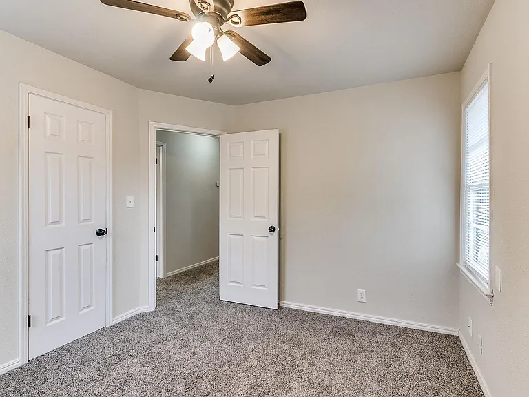 2221 Churchill Pl — Photo 14