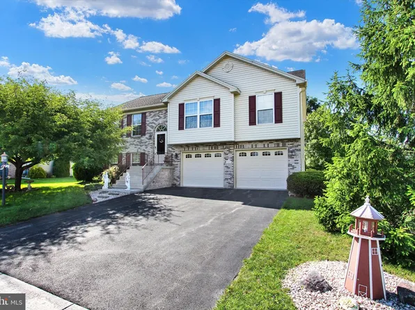 1400 Setter Run Ct, York, PA 17408