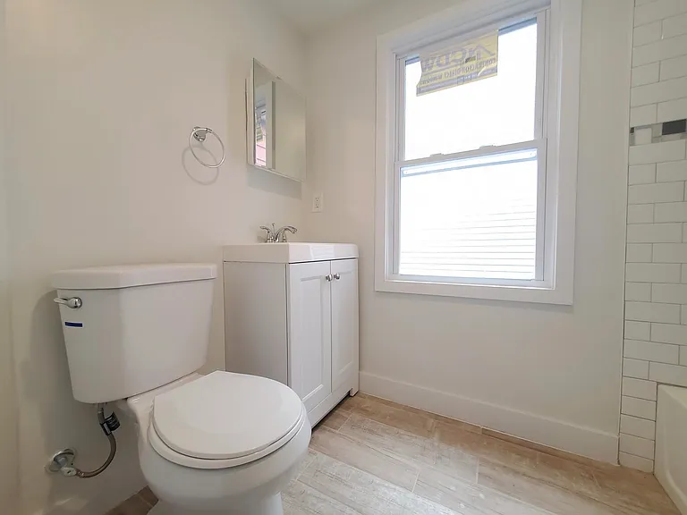 158 Summit Ave #2R — Photo 4