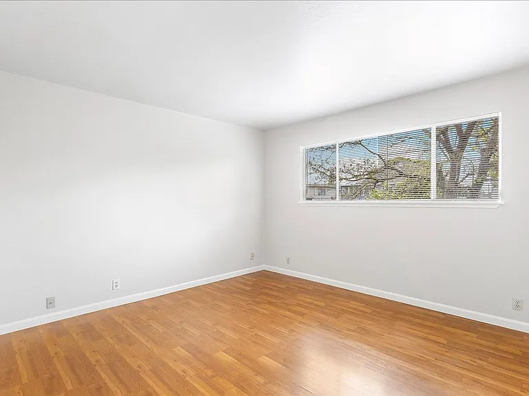 2120 San Antonio Ave #E — Photo 11