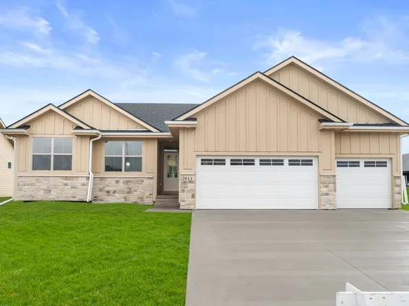 2611 NW Fairfield Dr, Ankeny, IA 50023