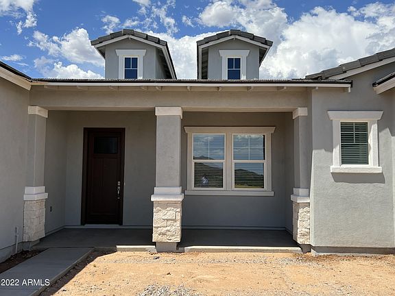 4th image of 2677 Baker Dr