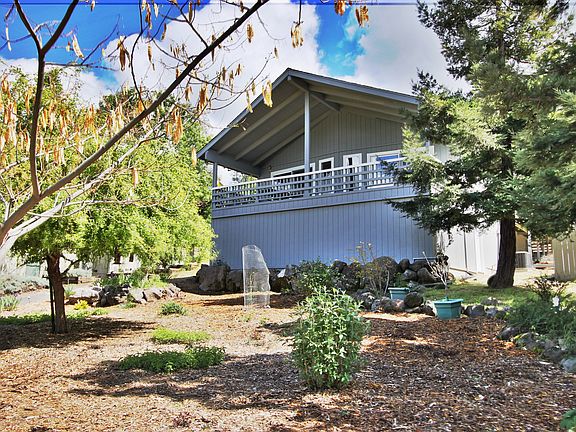 2nd image of 825 Dogwood Dr