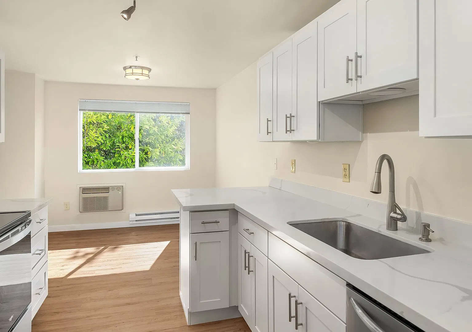 Nordhaven Apartments — Photo 3