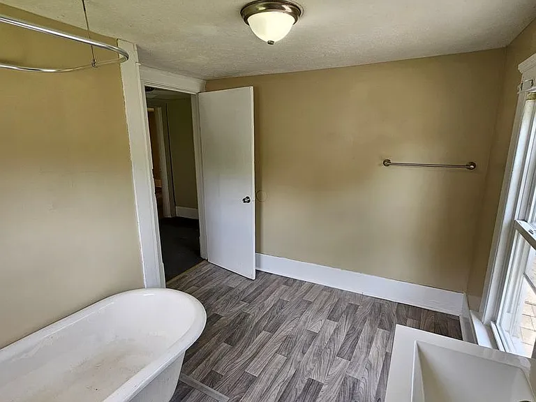 344 Fuller St — Photo 7