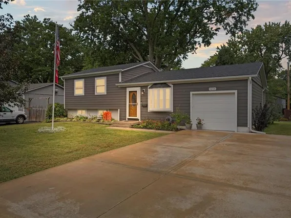 9206 W 100th St, Overland Park, KS 66212