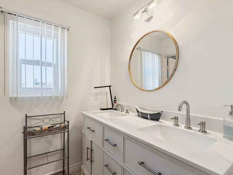 4706 Spice St — Photo 8