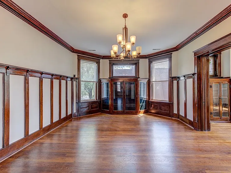 5779 Pershing Ave — Photo 11