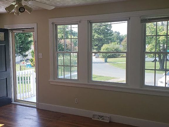 3rd image of 3803 Larry St
