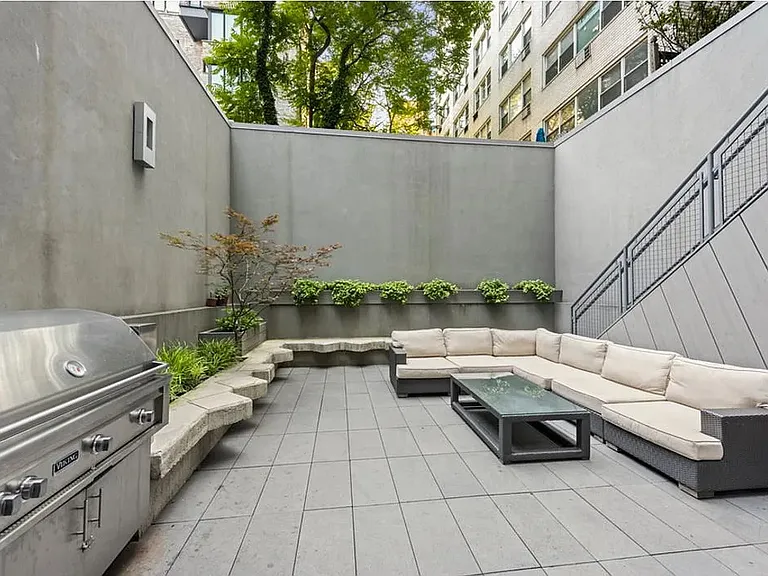 123 3rd Ave #11A — Photo 11