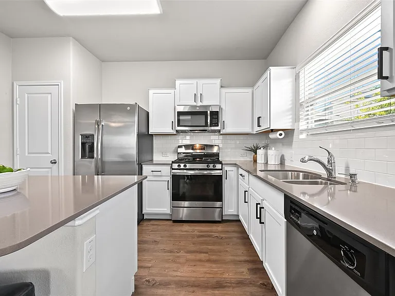 10805 Dimitrios Dr — Photo 8
