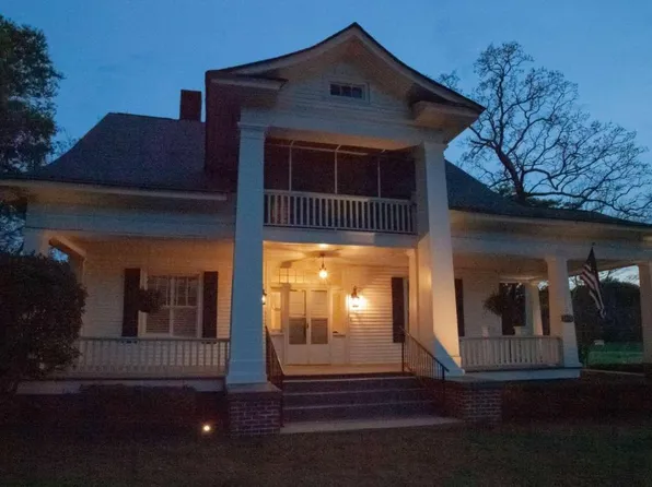 2032 Maple St, Carrollton, GA 30117
