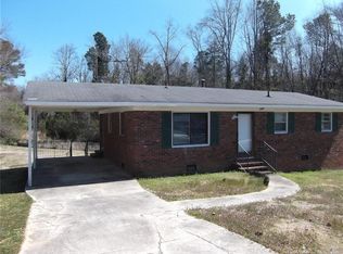 2829 Pine Springs Dr, Fayetteville, NC 28306