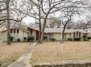 1015 Yvonne Dr, Joshua, TX 76058