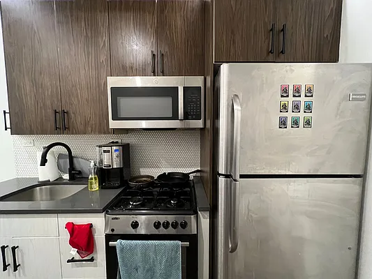 Rented by Pear NYC LLC | media 47