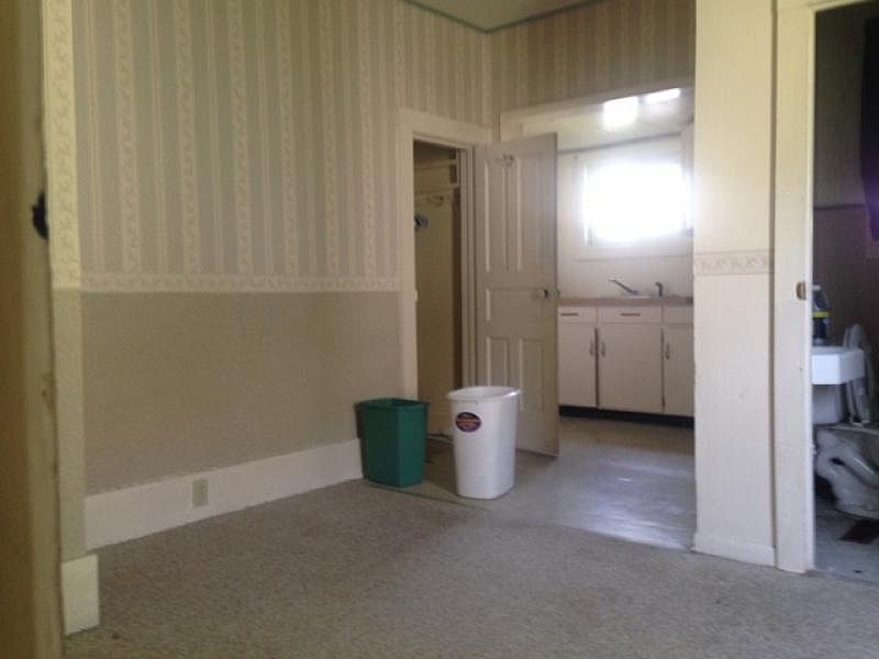 2nd image of 4557 Seeger St