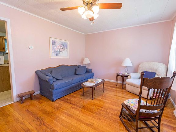 4th image of 27424 Sunnyfield Dr