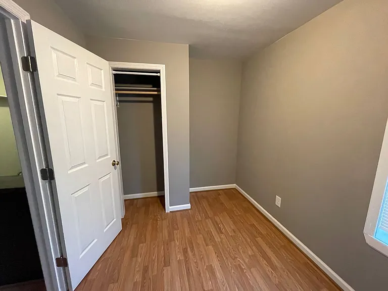400 Walker Ave — Photo 10