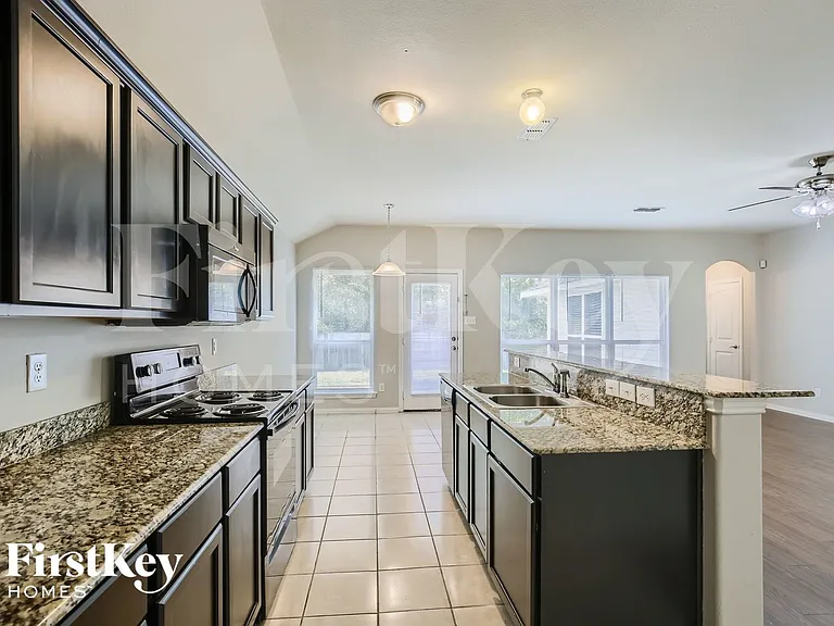 278 Meadowcrest Dr — Photo 9