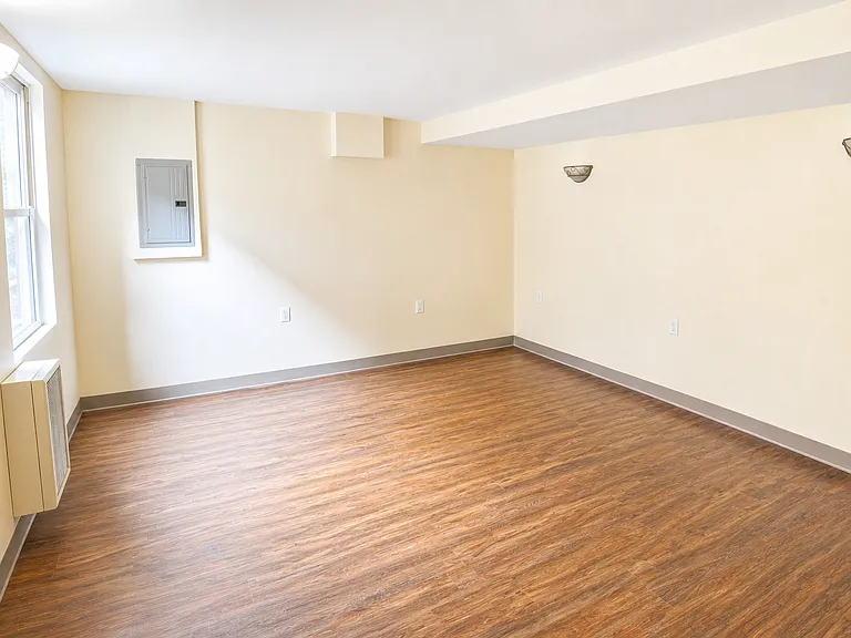 308 N Neville St — Photo 3
