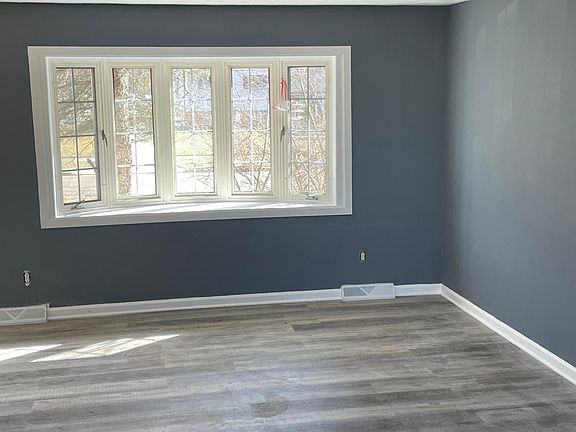 4th image of 5976 Lehman Dr