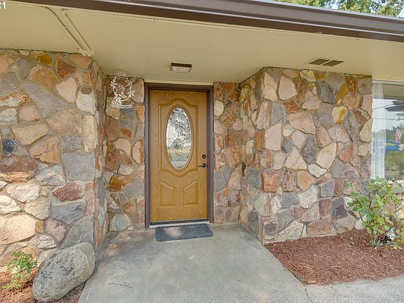 3rd image of 6704 NE 199th St
