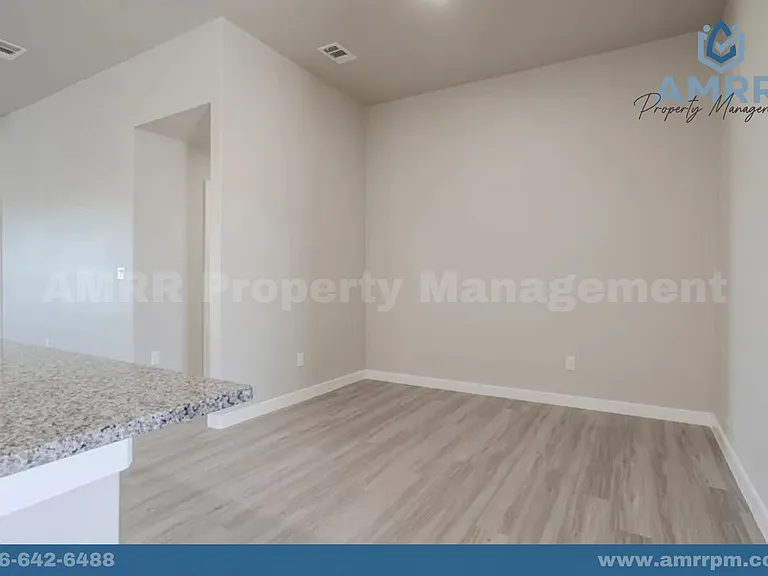 7216 East Cres #99-1/2 — Photo 9