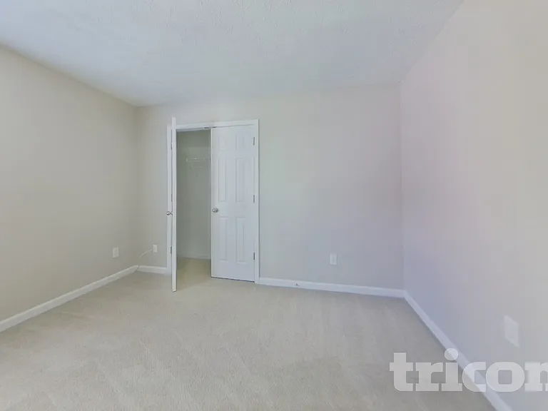 338 Shadowbrooke Cir — Photo 12