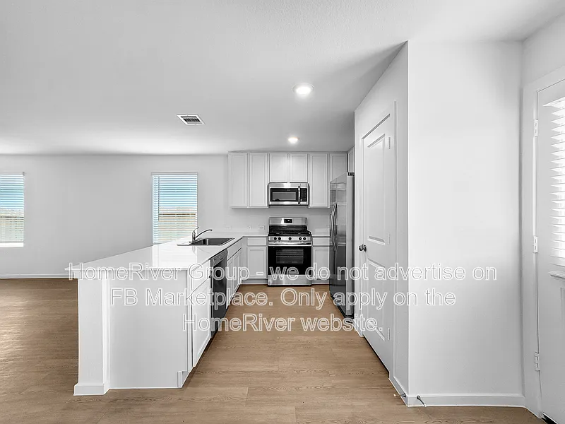 3 bed, 2.0 bath, 1260 sqft, $1,695 — Photo 4