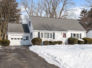 10 Entress Dr, Rochester, NY 14624