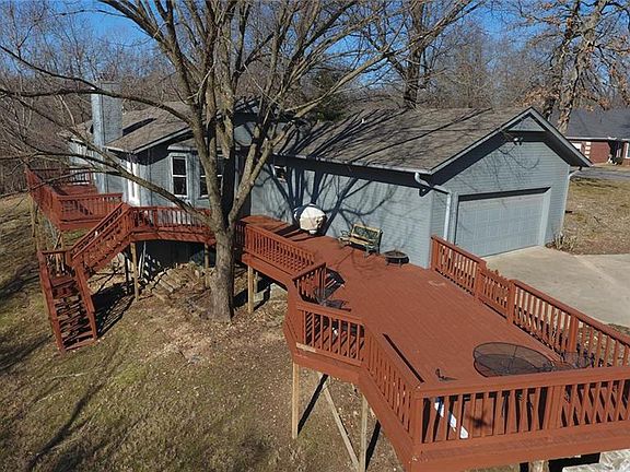 3rd image of 106 E Woodside Ln