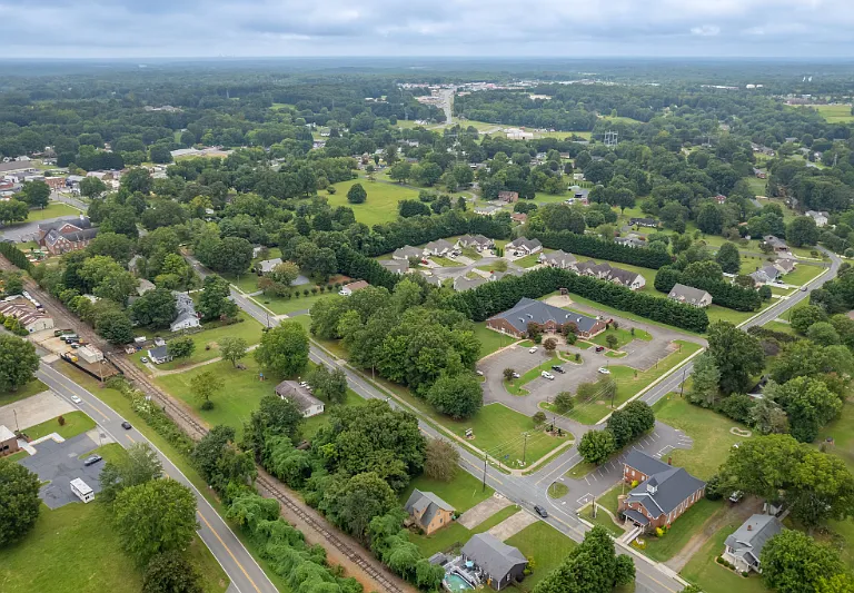 318 W Dalton Rd — Photo 20